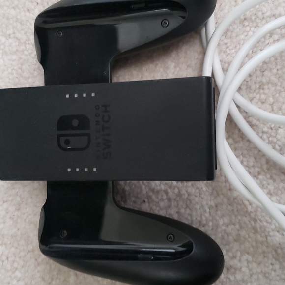 Used Nintendo Switch - Picture 7 of 10